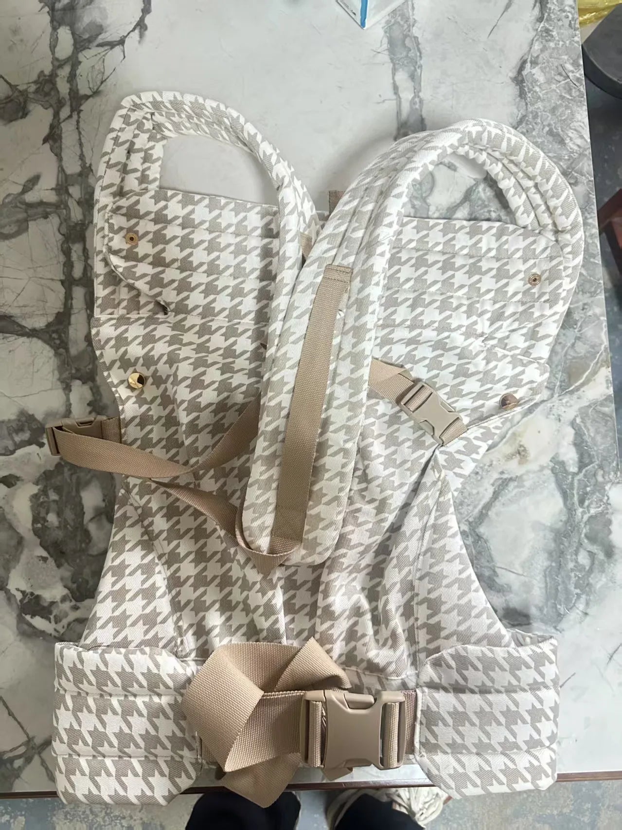 Porte-bébé ergonomique évolutif – Écharpe de portage respirante pour nouveau-né et tout-petit | Confort, sécurité et liberté de mouvement